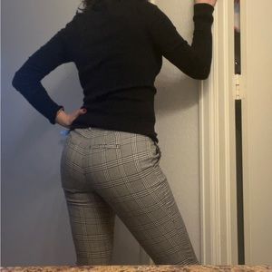 Black and white plaid skinny cropped slacks. Size 0 petite.